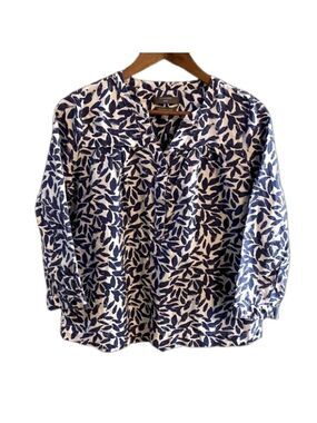 115.Linen Blend Blouse. White with navy. Medium